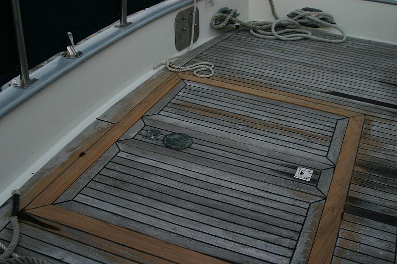 IMG_8675.JPG - Note the stainless steel backing plate for the davit in the top of the photo.